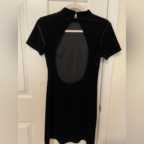 Forever 21 High Neck Velvet Mini Dress - Size M - Picture 3 of 5